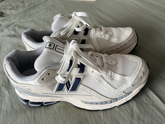 44 Beden beyaz Renk New balance erkek ayakkabısı