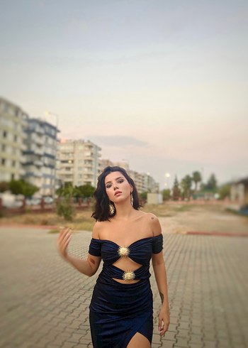 Parlak lacivert Elbise