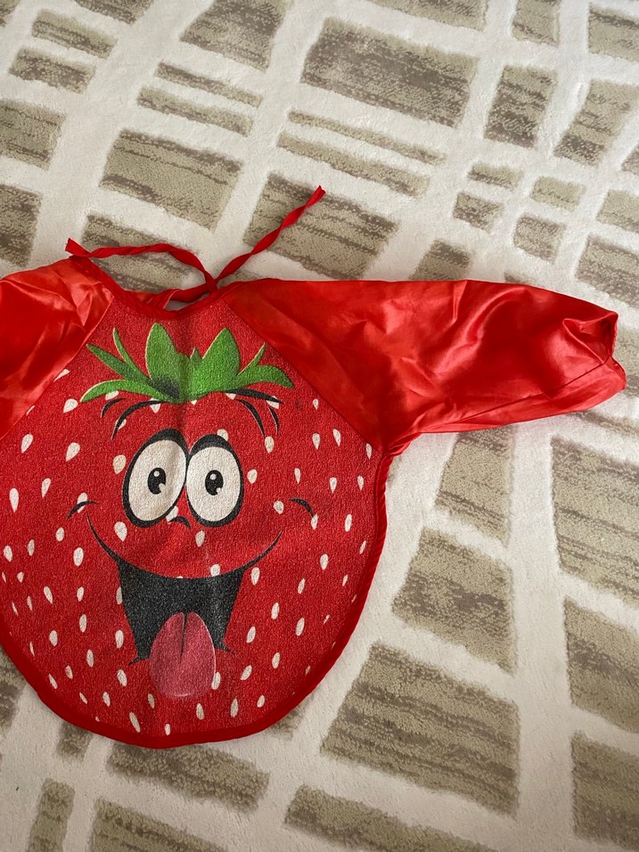 Nakışlı Kırmızı Bebek Önlüğü - Görsel 2