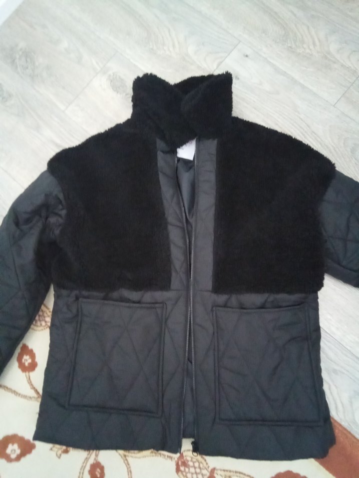 Siyah Peluş Detaylı Kadın Kışlık Mont - Görsel 2