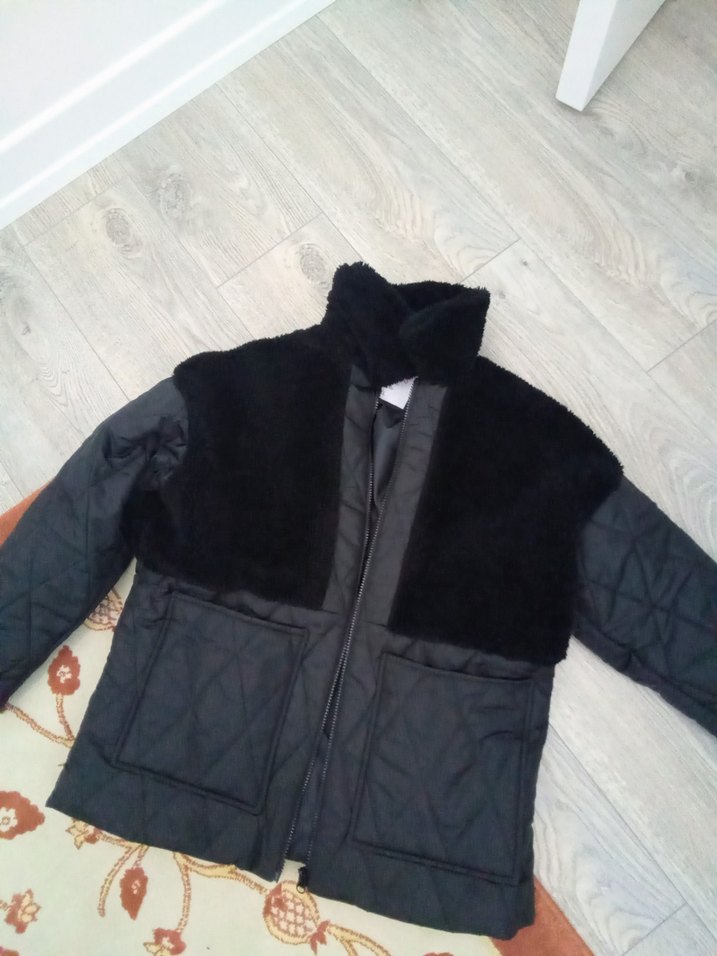 Siyah Peluş Detaylı Kadın Kışlık Mont - Görsel 3