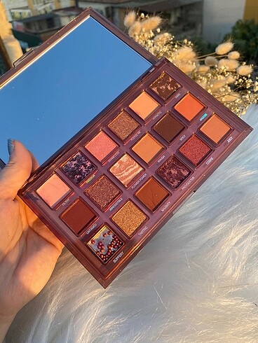NYX Aynalı Far paleti