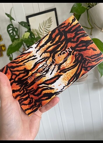 Revolution wild animal