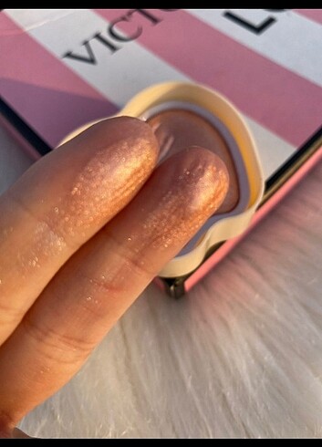 Nars Elma şekilli aydınlatıcı 