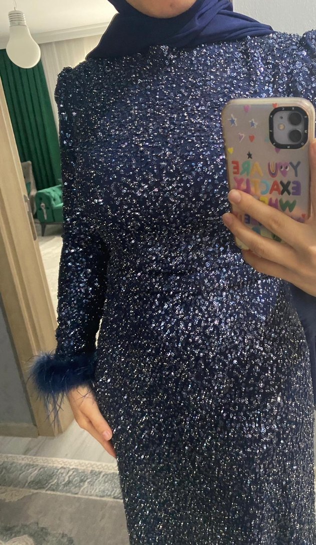 Uzun Kollu Siyah Parlak Abiye Elbise - Görsel 3