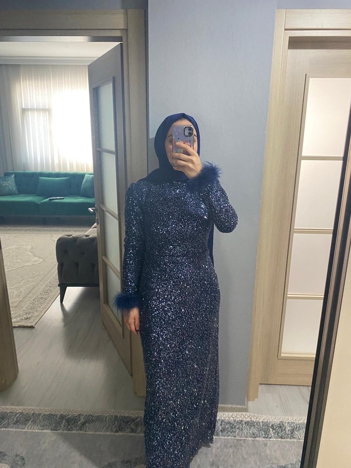 Uzun Kollu Siyah Parlak Abiye Elbise - Görsel 2