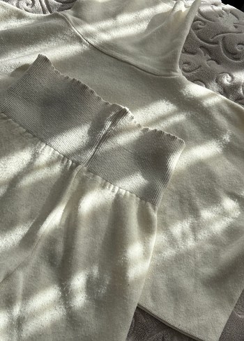 Beyaz triko takım - Görsel 3