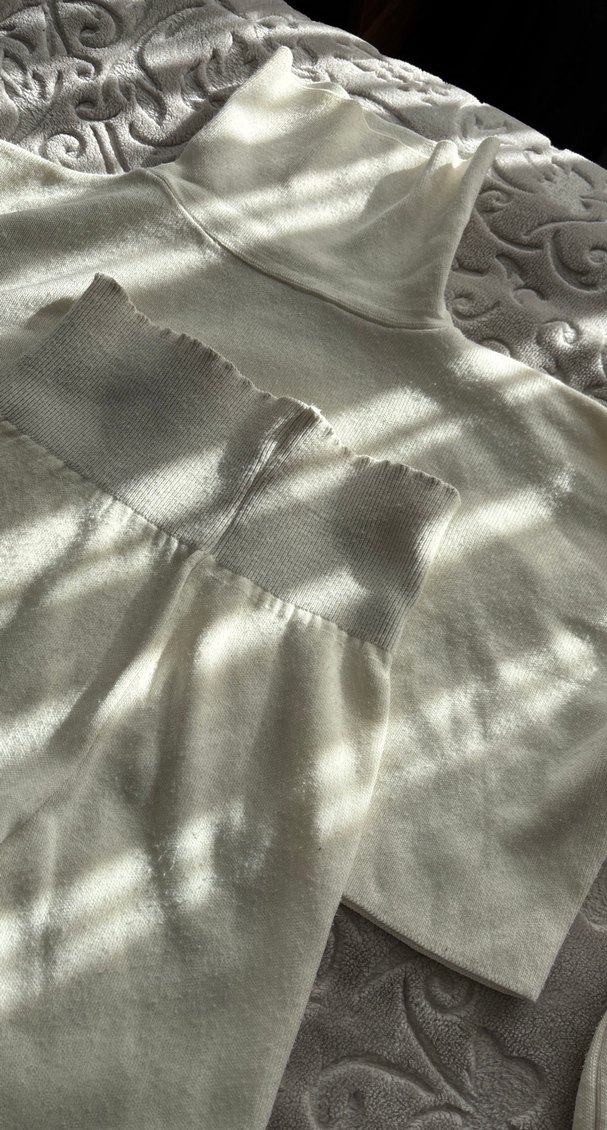 Beyaz triko takım - Görsel 3