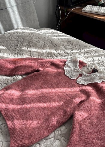 Dantelli Yaka Detaylı Pembe Triko Kazak - Görsel 2