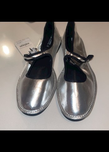 Pull and Bear Gri Metal Tokalı Blok Topuklu Kadın Babet Pull and bear