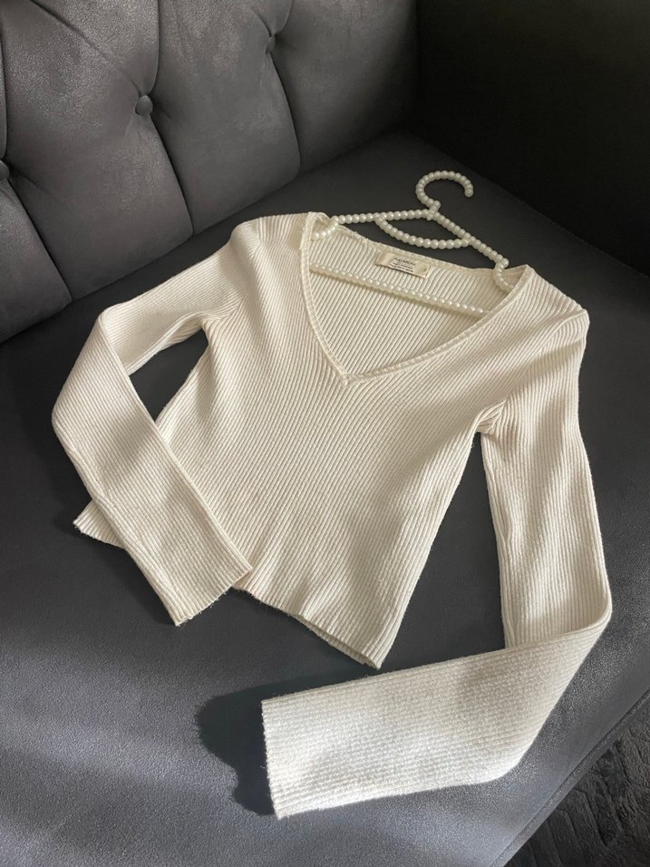 Beyaz V Yakalı İnce Triko Kadın Kazak Pull and bear - Görsel 4