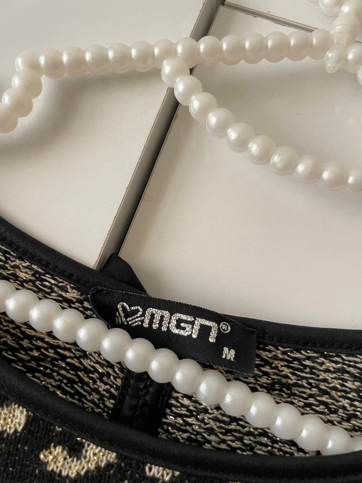 Kürk Detaylı Siyah Yılan Desenli Triko Elbise - Görsel 2