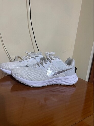 Nike orijinal spor ayakkabı beyaz