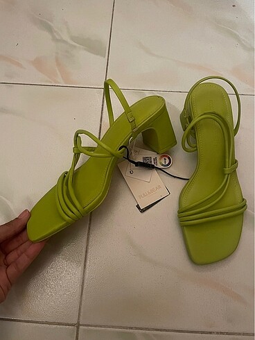 35 Beden Pull and bear topuklu