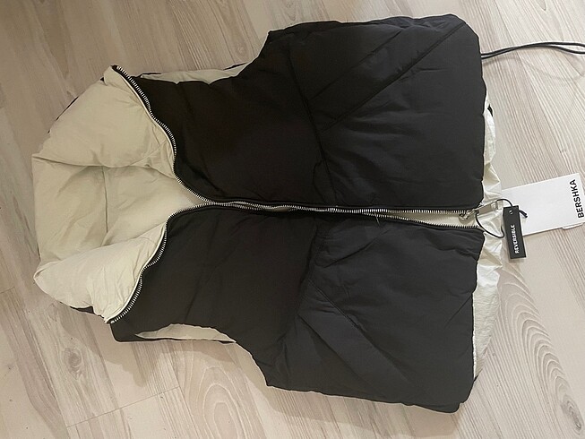 Bershka Bershka çift taraflı mont sıfır yeni etiketli