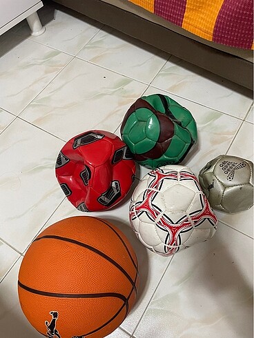 Benri Basketbol ve futbol topları