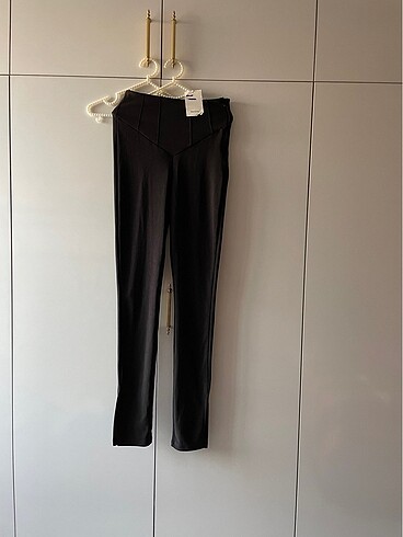 Bershka paça detaylı Tayt