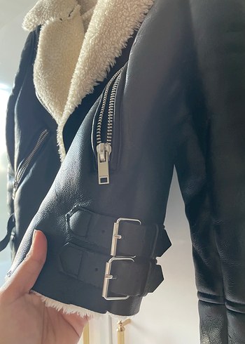 m Beden siyah Renk Bershka Kürklü Siyah Deri Biker Ceket