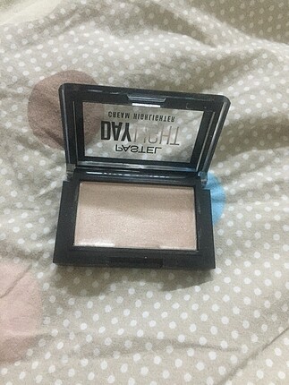 Pastel Pastel krem aydınlatıcı