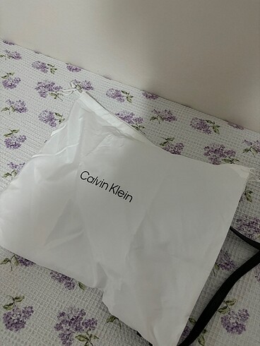  Beden siyah Renk Calvin Klein orijinal kılıflı çanta