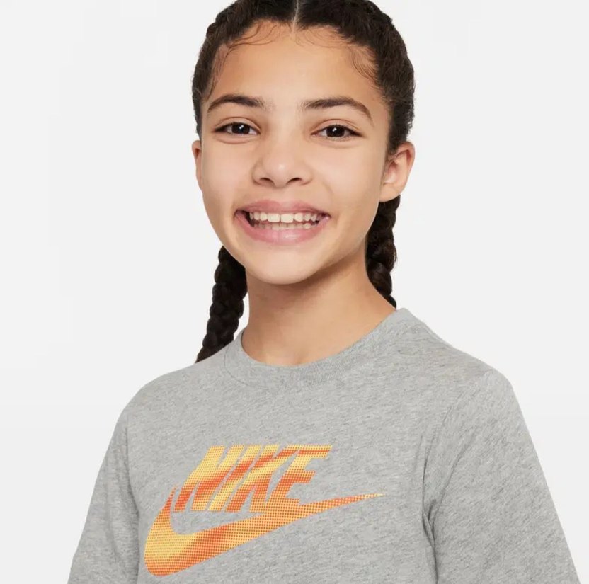 Nike Sportswear Core Brandmark Çocuk Gri T-Shirt - Görsel 3
