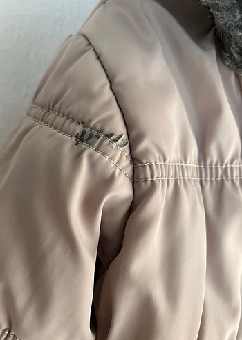 Kız Çocuk Bej Kürklü Nakışlı Mont - Görsel 5