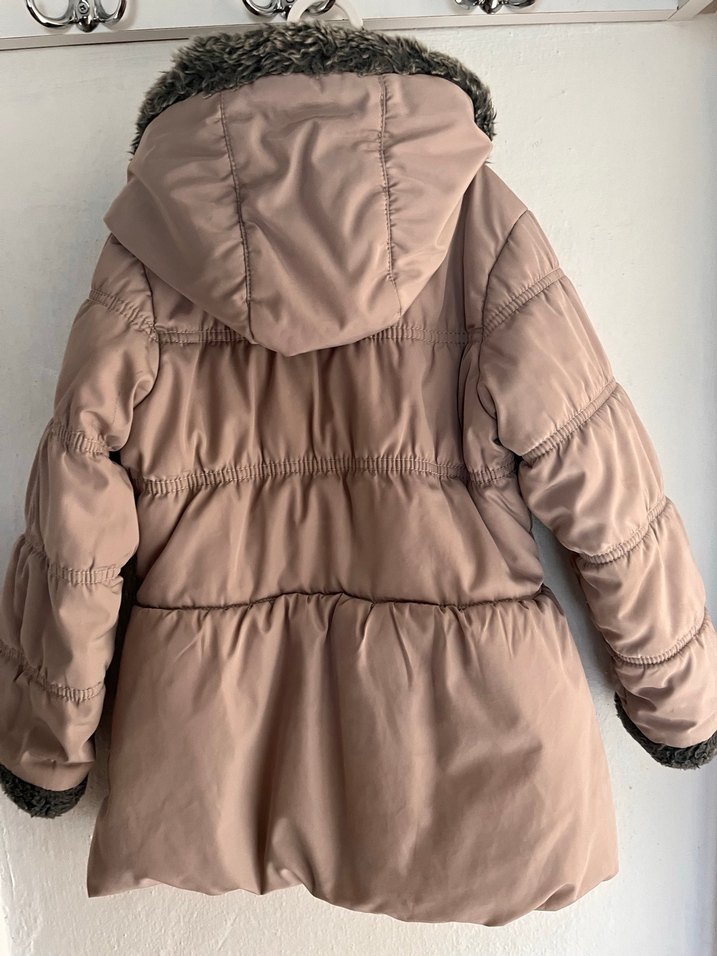 Kız Çocuk Bej Kürklü Nakışlı Mont - Görsel 3