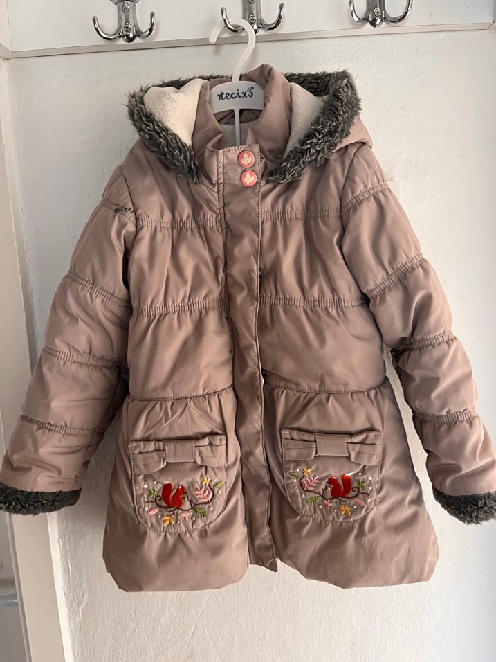 Kız Çocuk Bej Kürklü Nakışlı Mont - Görsel 2