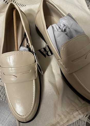 Zara Bej Deri Kadın Blok Topuklu Loafer