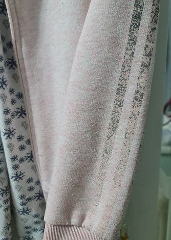 Gri Desenli Sweatpants ve Pembe Kapüşonlu Üst - Görsel 3