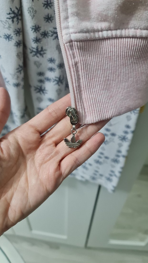 Gri Desenli Sweatpants ve Pembe Kapüşonlu Üst - Görsel 4