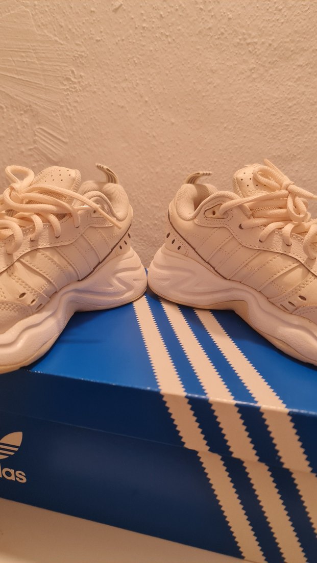 Beyaz Adidas Kadın Spor Ayakkabi - Görsel 5