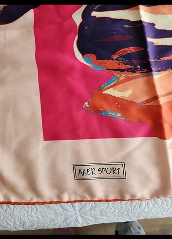 Aker Aker eşarp
