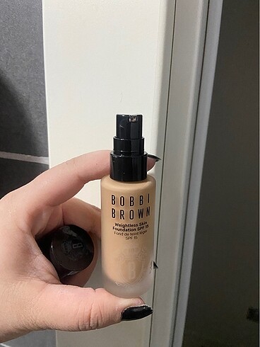 Bobbi brown weightless skin fondoten - Görsel 5