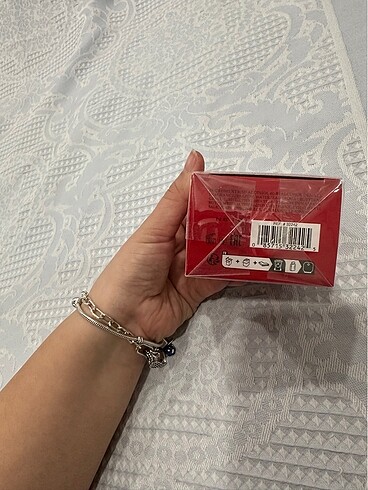 Guess Guess red seductive
