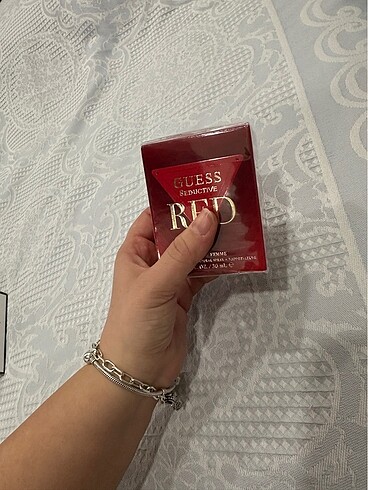 Beden Guess red seductive