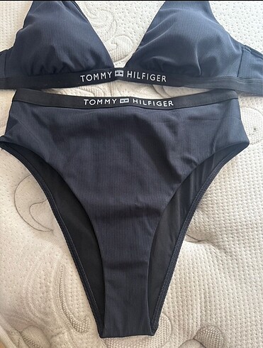 s Beden TOMMY HİLFİGER BİKİNİ TAKIMI