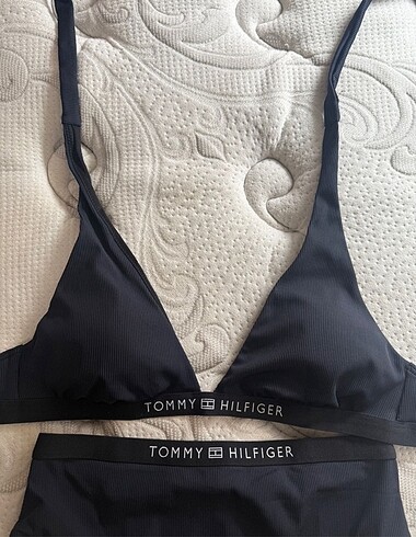 s Beden siyah Renk TOMMY HİLFİGER BİKİNİ TAKIMI