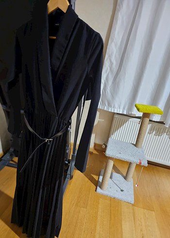 Uzun Siyah Pliseli Kadın Elbise - Görsel 3