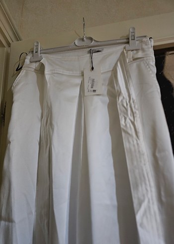 Kadın Beyaz Pilili Pamuk Pantolon - Görsel 3