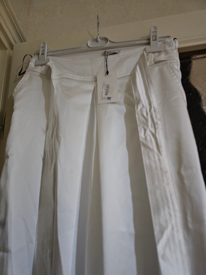 Kadın Beyaz Pilili Pamuk Pantolon - Görsel 2