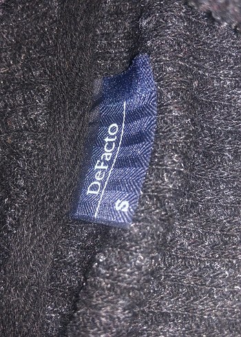 Siyah Boğazlı Triko - Görsel 2