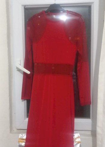 Uzun Kırmızı Transparan Detaylı Kadın Elbise - Görsel 3