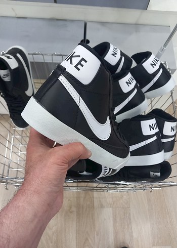 39 Beden Nike Siyah Beyaz Kadın Spor Ayakkabı