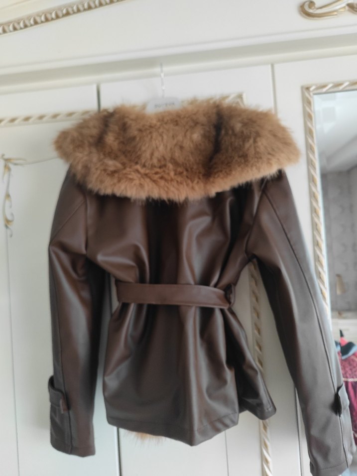 Kahverengi Kısa Deri Ceket Kürk Detaylı mont ceker - Görsel 5