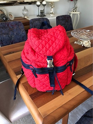 Tommy Hilfiger sırt çantası