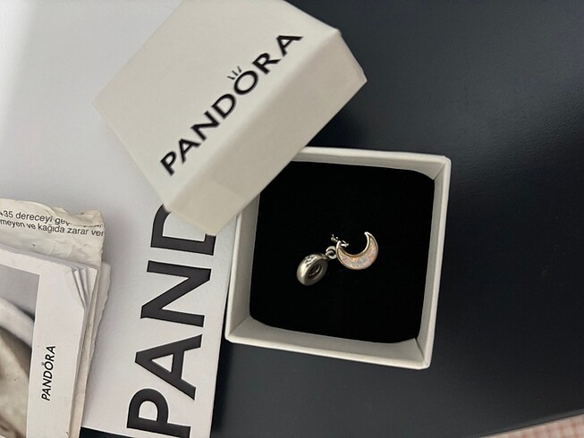 Pandora pandora sallantılı charm
