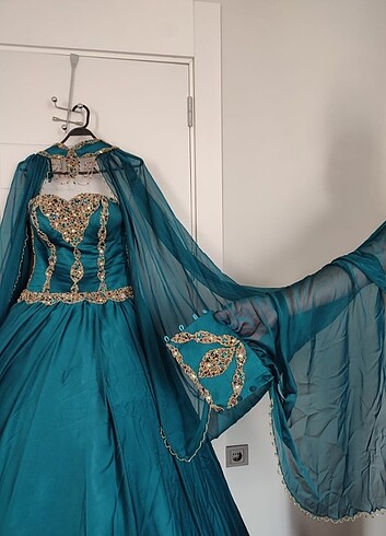Miss defne kina gecesi elbisesi