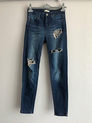 Pull and bear yırtık jean