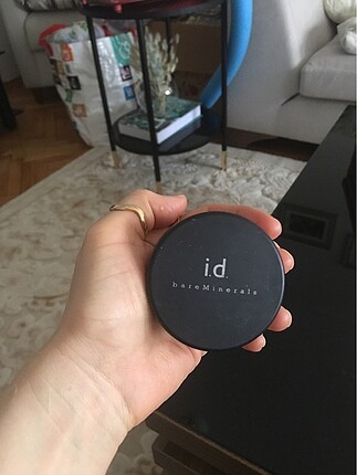 I.d Barre Minerals allık